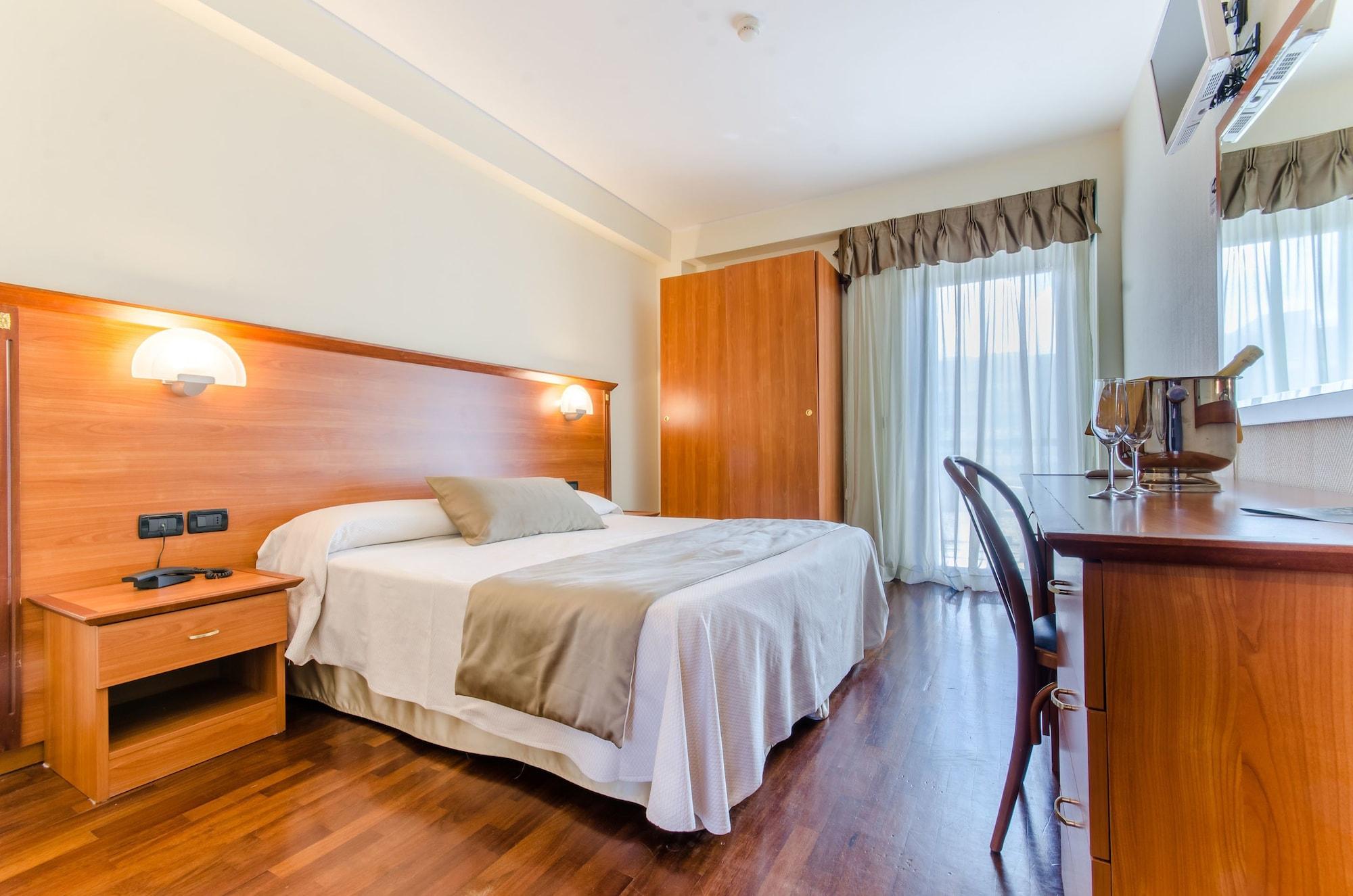 Hotel Federico II L'Aquila Luaran gambar