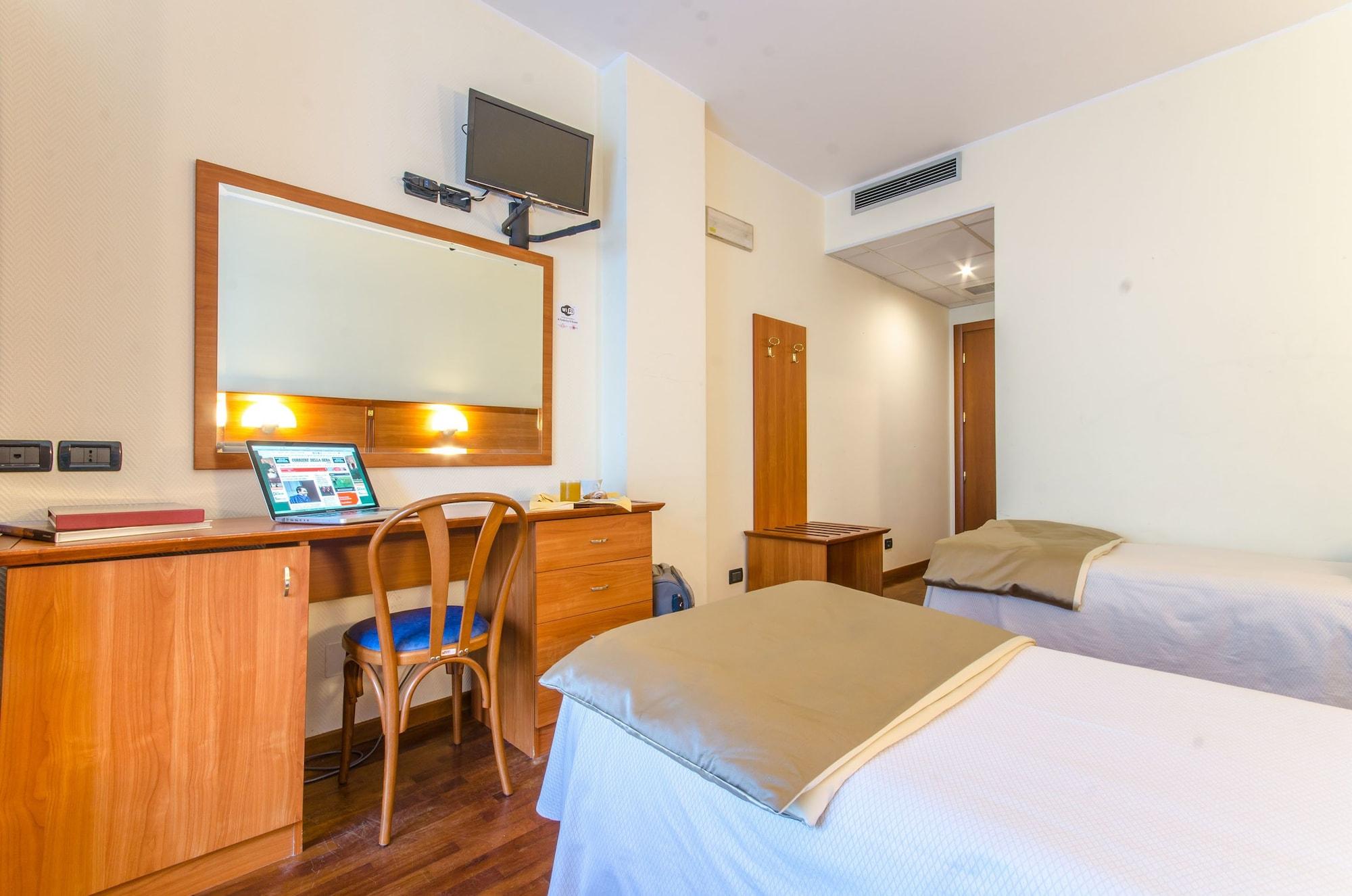 Hotel Federico II L'Aquila Luaran gambar