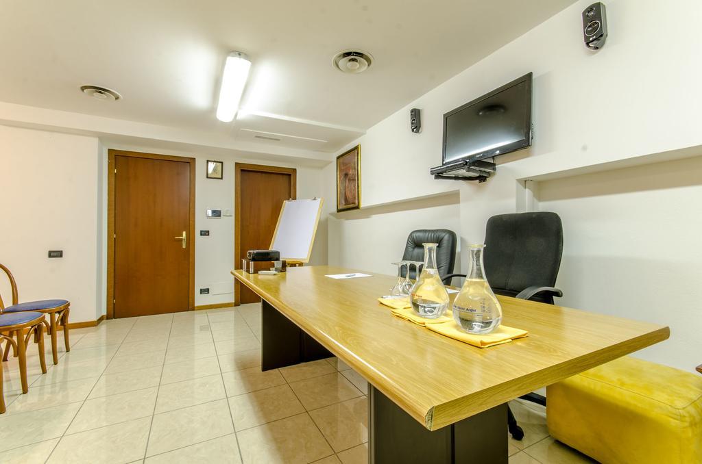Hotel Federico II L'Aquila Luaran gambar