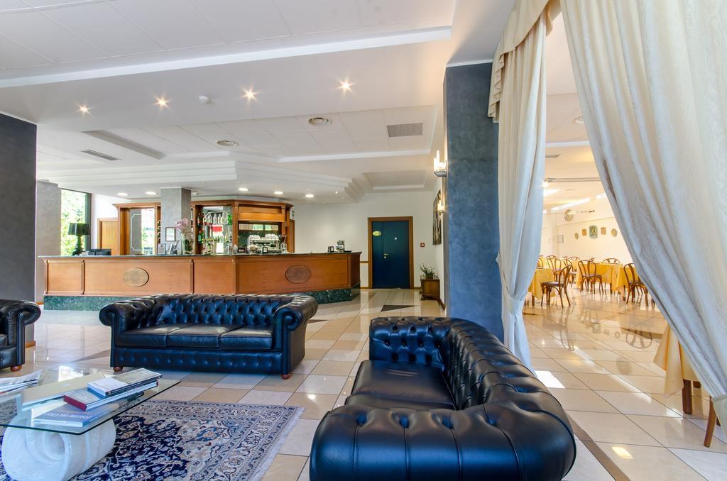 Hotel Federico II L'Aquila Luaran gambar